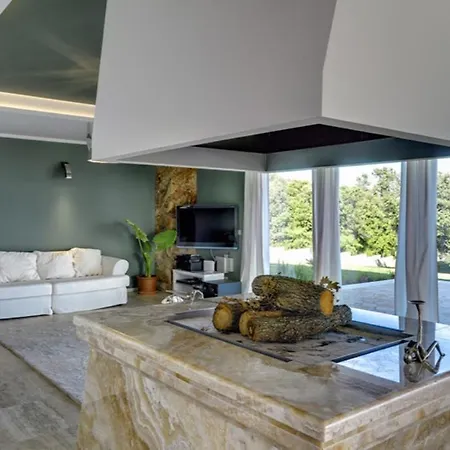 Mit Privatem Infinity-pool, Klima, Wlan Und Atemberaubenden Ausblick *