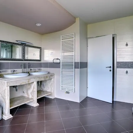 度假居 Mit Privatem Infinity-pool, Klima, Wlan Und Atemberaubenden Ausblick