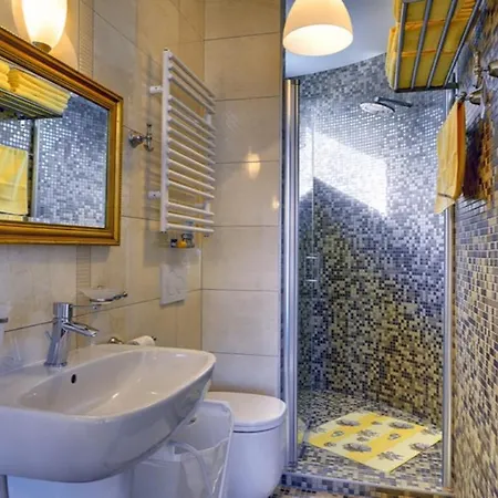 Mit Privatem Infinity-pool, Klima, Wlan Und Atemberaubenden Ausblick