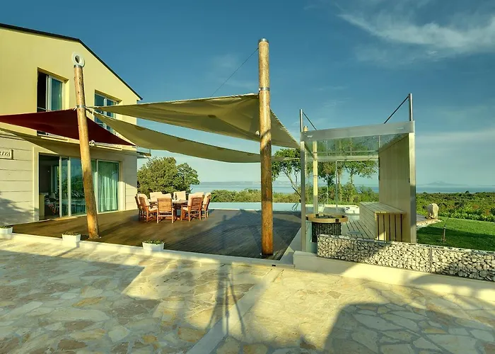 Mit Privatem Infinity-pool, Klima, Wlan Und Atemberaubenden Ausblick Feriehus Peruški