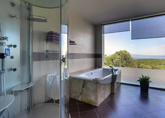 Feriehus Mit Privatem Infinity-pool, Klima, Wlan Und Atemberaubenden Ausblick Peruški